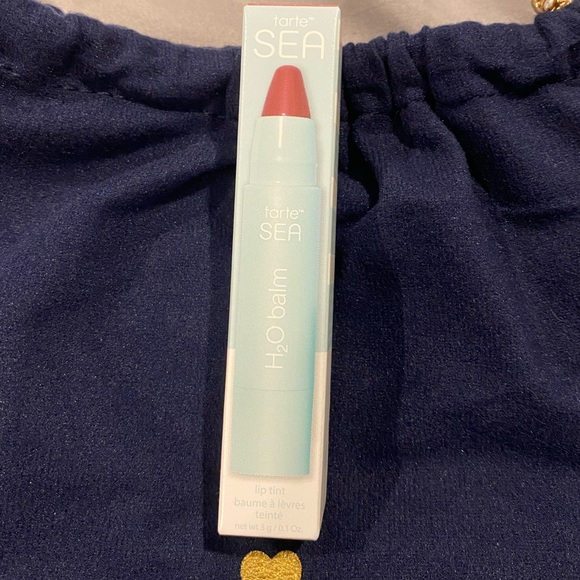 New Tarte H2O balm lip tint in Room Service - Picture 8 of 9